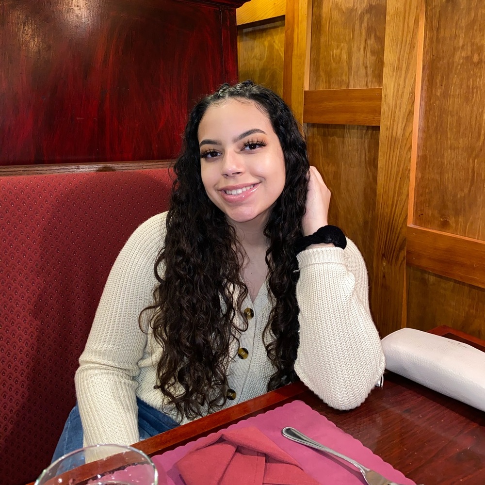 Meet your Posher, Mia